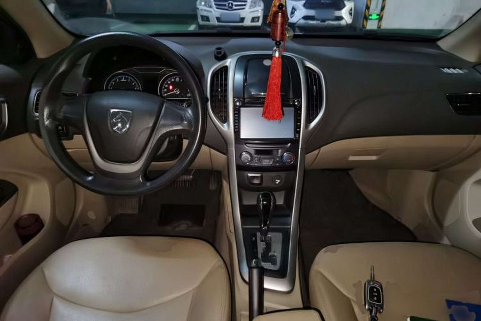 Used Baojun 610 2014 1.5L automatic comfort version Center Console