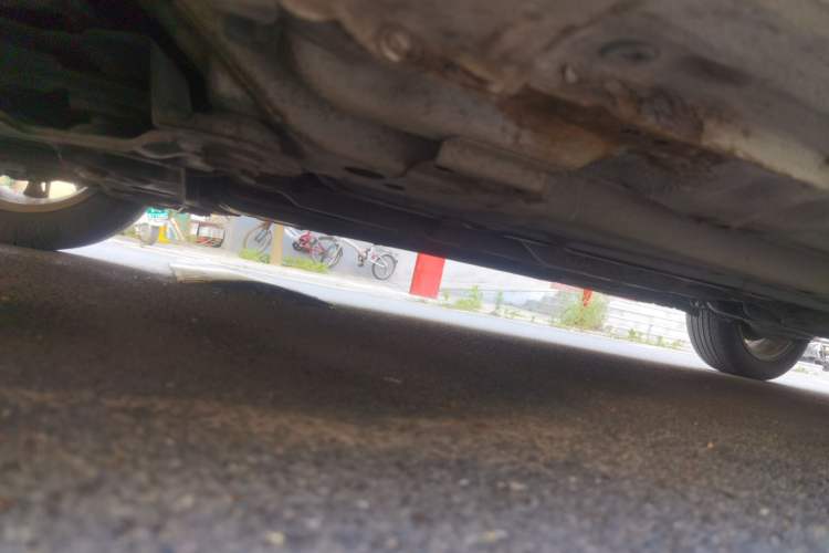 Used Baojun 610 2014 1.5L manual Comfort trim level Chassis Front Left