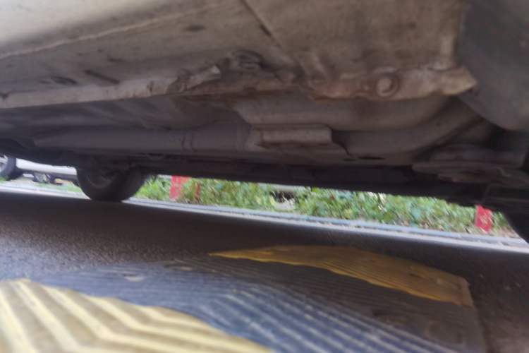 Used Baojun 610 2014 1.5L manual Comfort trim level Chassis Front Right