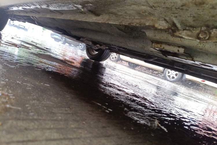 Used Baojun 610 2014 1.5L manual standard version Chassis Front Right