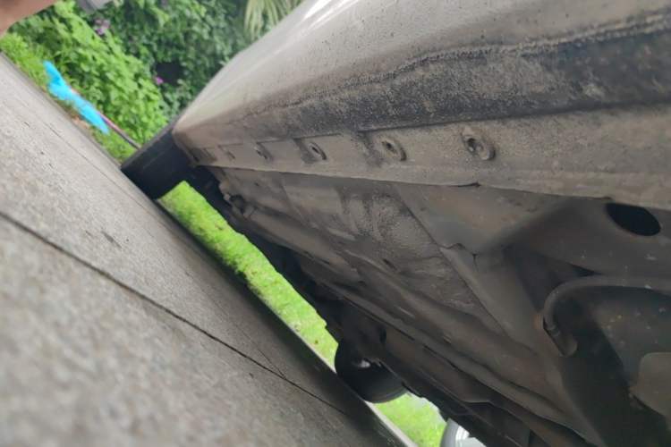 Used Baojun 610 2014 1.5L manual Comfort trim level Chassis Rear Left