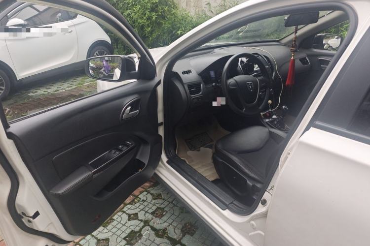Used Baojun 610 2014 CROSS 1.5L Manual Comfort Model Driver Seat