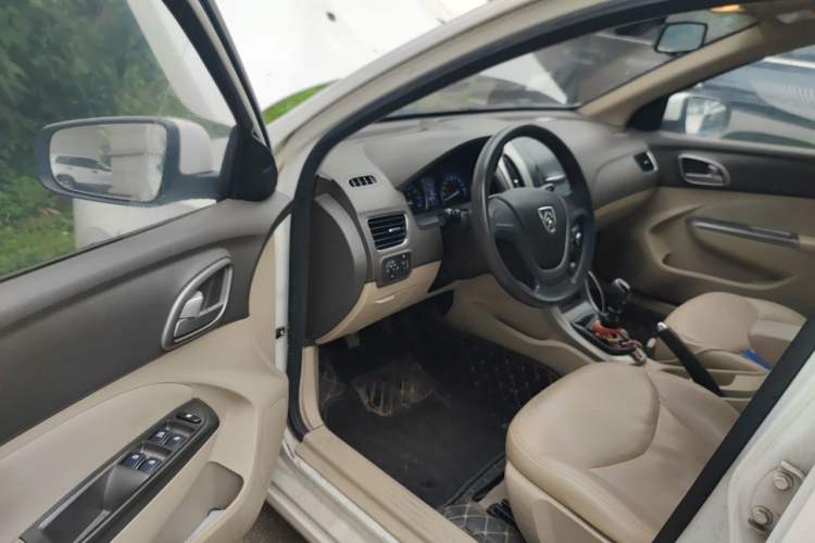 Used Baojun 610 2014 1.5L manual Comfort trim level Driver Seat