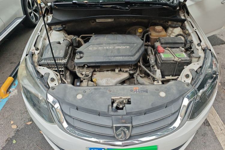 Used Baojun 610 2014 CROSS 1.5L Automatic Luxury Model Engine Bay
