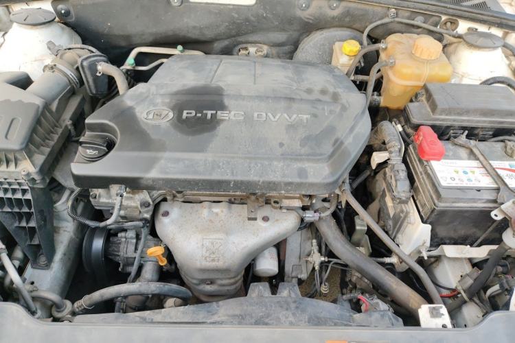 Used Baojun 610 2014 1.5L manual Comfort trim level Engine Bay