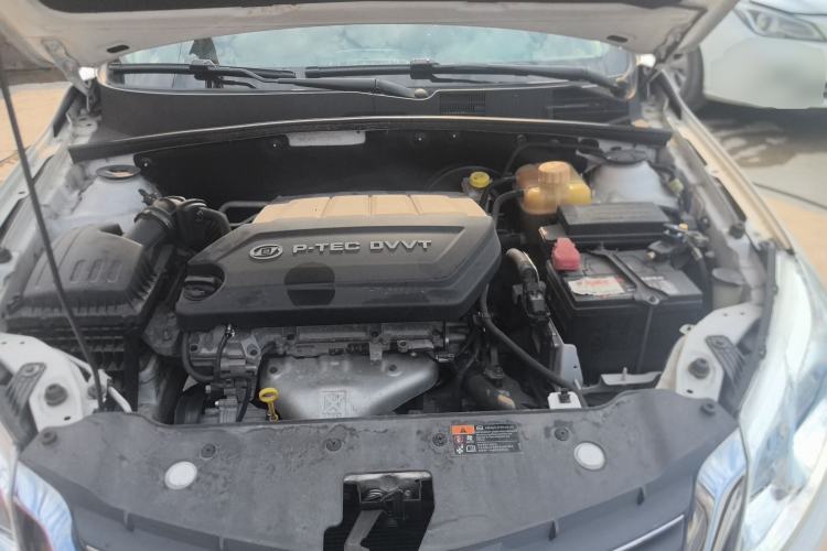 Used Baojun 610 2014 1.5L automatic luxury version Engine Bay