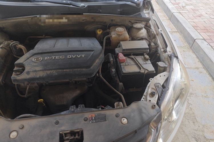 Used Baojun 610 2014 1.5L manual Comfort trim level Engine Bay Left