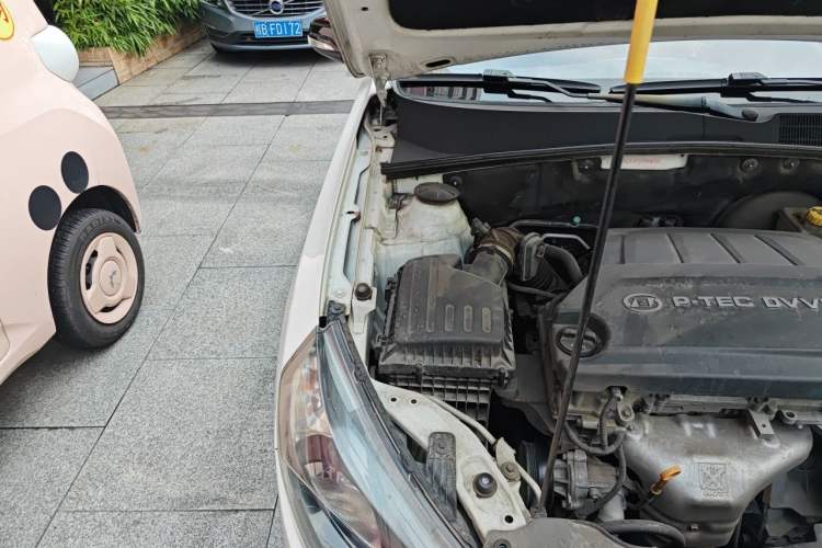 Used Baojun 610 2014 CROSS 1.5L Automatic Comfort Model Engine Bay Right