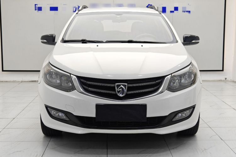Used Baojun 610 2014 CROSS 1.5L Manual Comfort Model Exterior 1