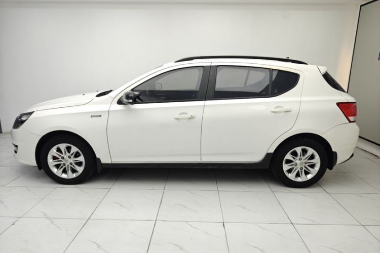 Used Baojun 610 2014 CROSS 1.5L Manual Comfort Model Exterior 3