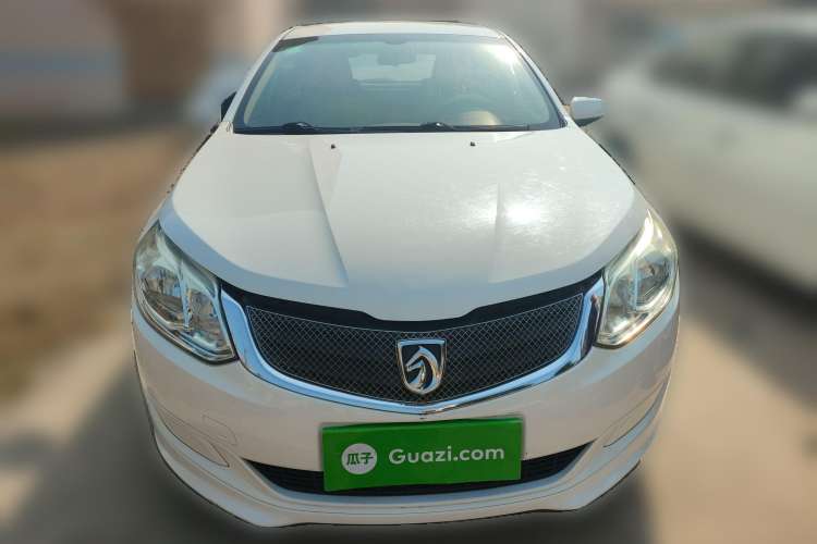Used Baojun 610 2014 1.5L manual standard version Front