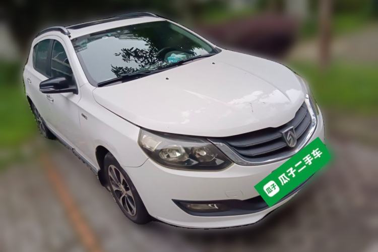 Used Baojun 610 2014 CROSS 1.5L Automatic Luxury Model Front Right 45 Deg