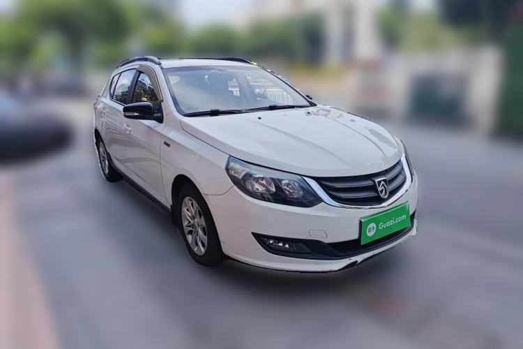 Used Baojun 610 2014 CROSS 1.5L Automatic Comfort Model Front Right 45 Deg