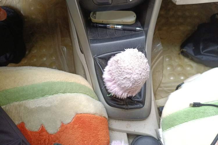Used Baojun 610 2014 1.5L manual standard version Gear Lever