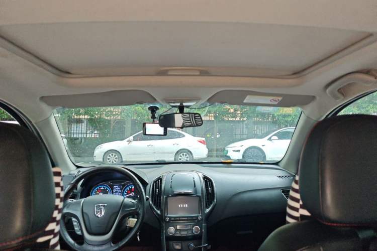 Used Baojun 610 2014 CROSS 1.5L Automatic Luxury Model Headliner