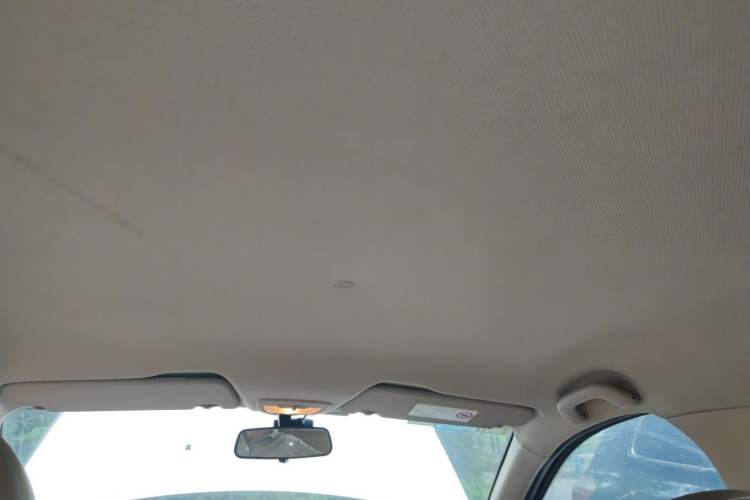 Used Baojun 610 2014 1.5L manual Comfort trim level Headliner