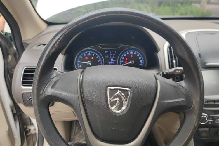 Used Baojun 610 2014 1.5L manual Comfort trim level Instrument Cluster