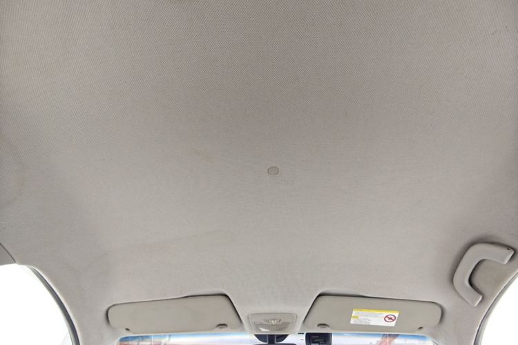 Used Baojun 610 2014 CROSS 1.5L Manual Comfort Model Interior 7
