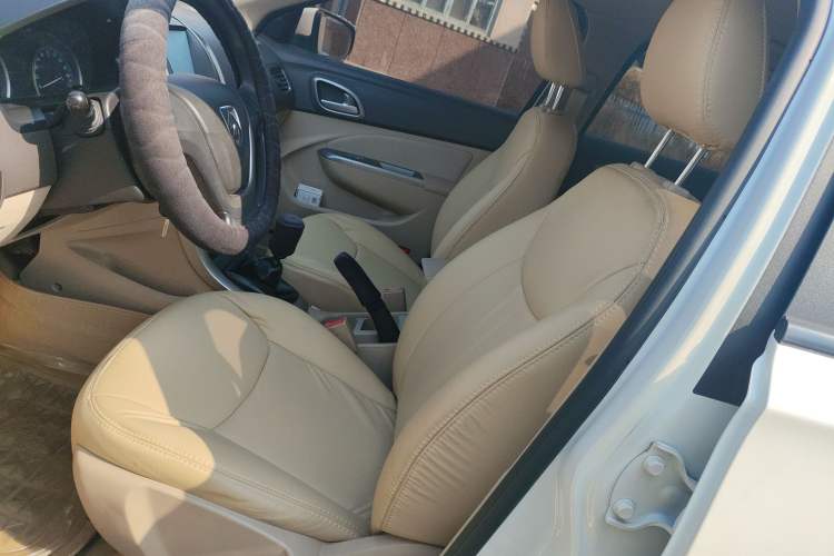 Used Baojun 610 2014 1.5L manual standard version Left Front Seat
