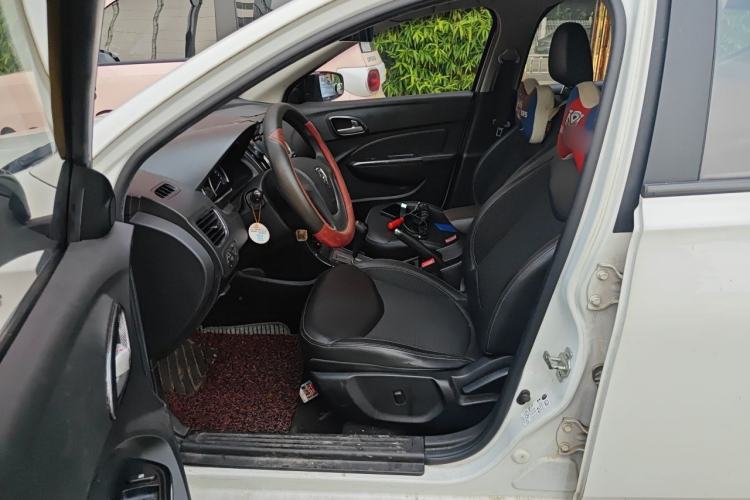 Used Baojun 610 2014 CROSS 1.5L Automatic Comfort Model Left Front Seat
