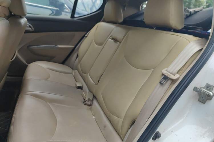 Used Baojun 610 2014 1.5L manual Comfort trim level Left Rear Seat