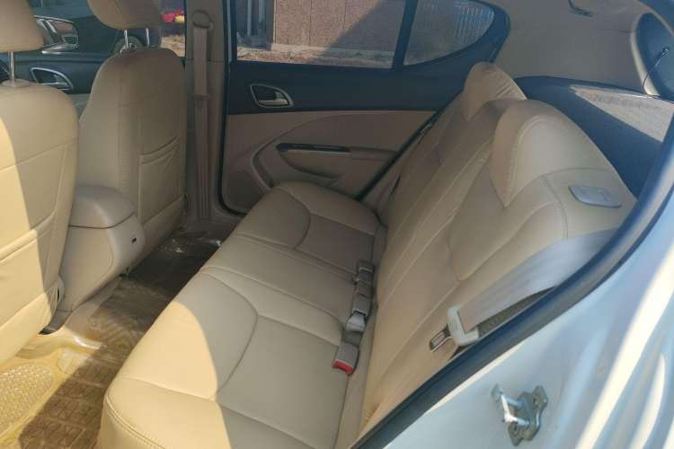 Used Baojun 610 2014 1.5L manual standard version Left Rear Seat