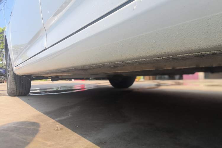Used Baojun 610 2014 1.5L automatic luxury version Left Side Sill