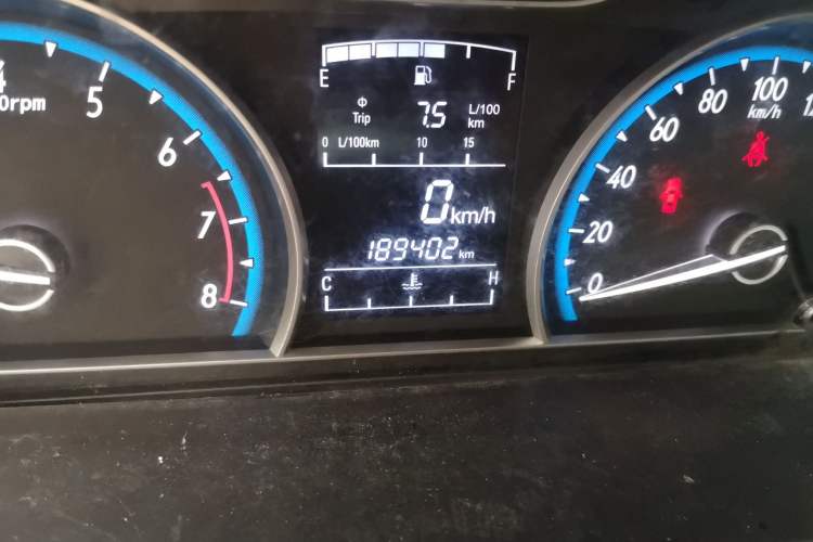 Used Baojun 610 2014 CROSS 1.5L Manual Comfort Model Odometer Close Up