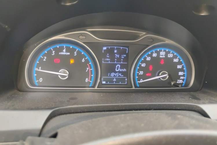 Used Baojun 610 2014 1.5L manual Comfort trim level Odometer Close Up
