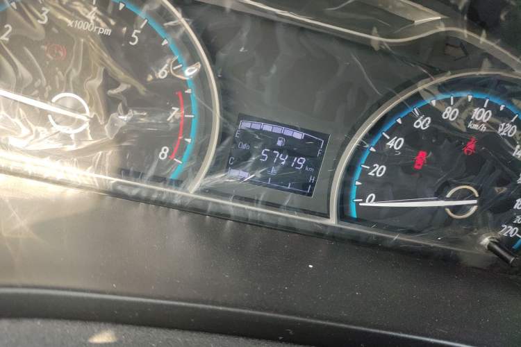 Used Baojun 610 2014 1.5L manual standard version Odometer Close Up