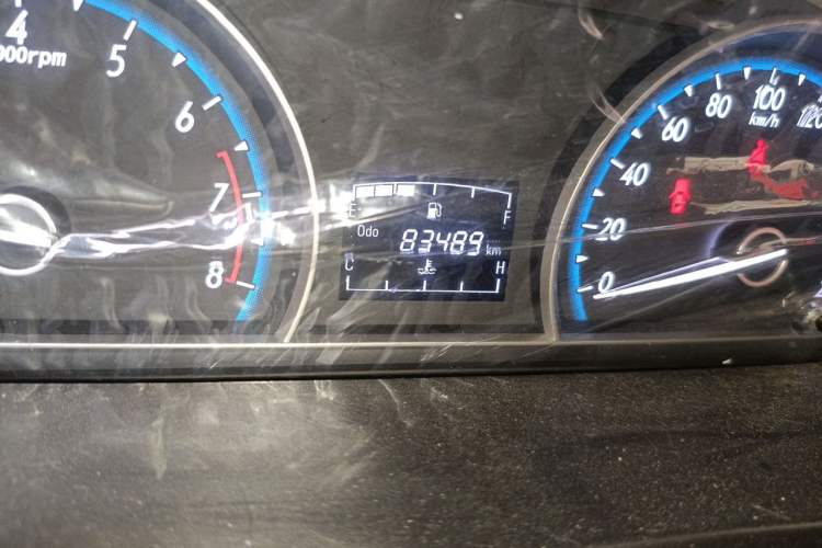 Used Baojun 610 2014 1.5L manual standard version Odometer Close Up