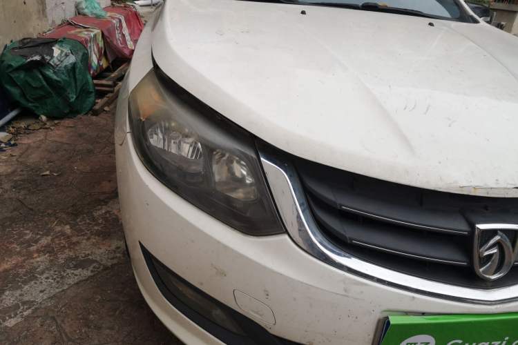 Used Baojun 610 2014 CROSS 1.5L Manual Comfort Model Right Front Headlight