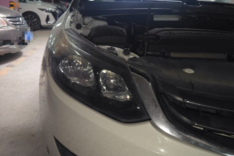 Used Baojun 610 2014 CROSS 1.5L Manual Comfort Model Right Front Headlight