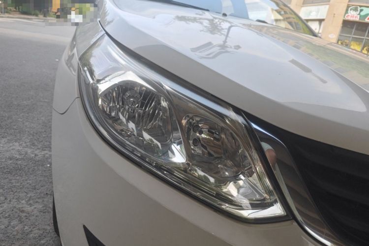 Used Baojun 610 2014 1.5L manual Comfort trim level Right Front Headlight