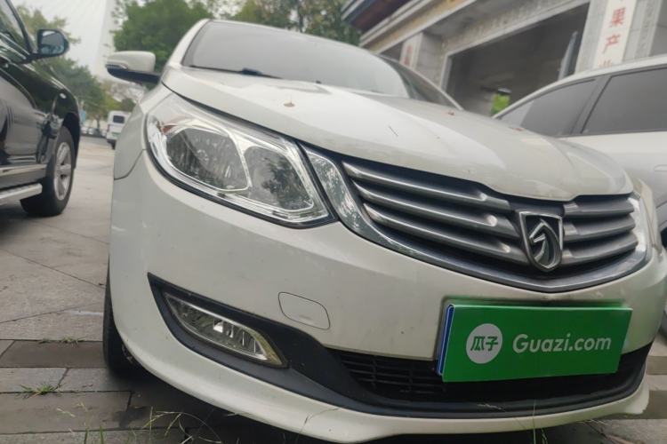 Used Baojun 610 2014 1.5L manual Comfort trim level Right Front Headlight