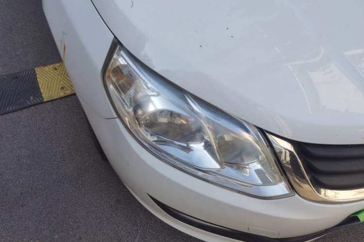 Used Baojun 610 2014 1.5L manual Comfort trim level Right Front Headlight