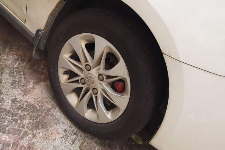 Used Baojun 610 2014 CROSS 1.5L Manual Comfort Model Right Front Wheel Hub