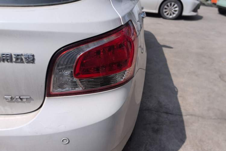 Used Baojun 610 2014 1.5L automatic luxury version Right Rear Taillight