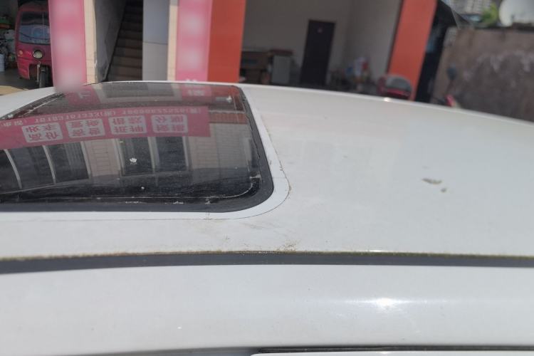 Used Baojun 610 2014 1.5L automatic luxury version Roof