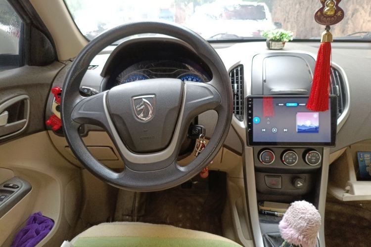 Used Baojun 610 2014 1.5L manual standard version Steering Wheel