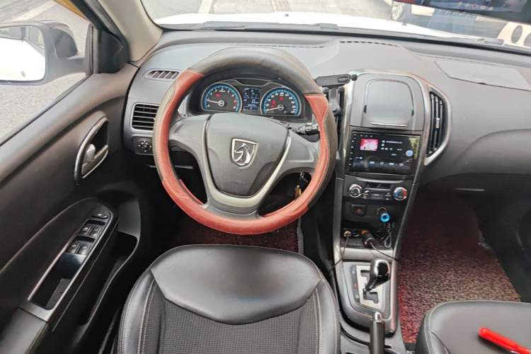 Used Baojun 610 2014 CROSS 1.5L Automatic Comfort Model Steering Wheel