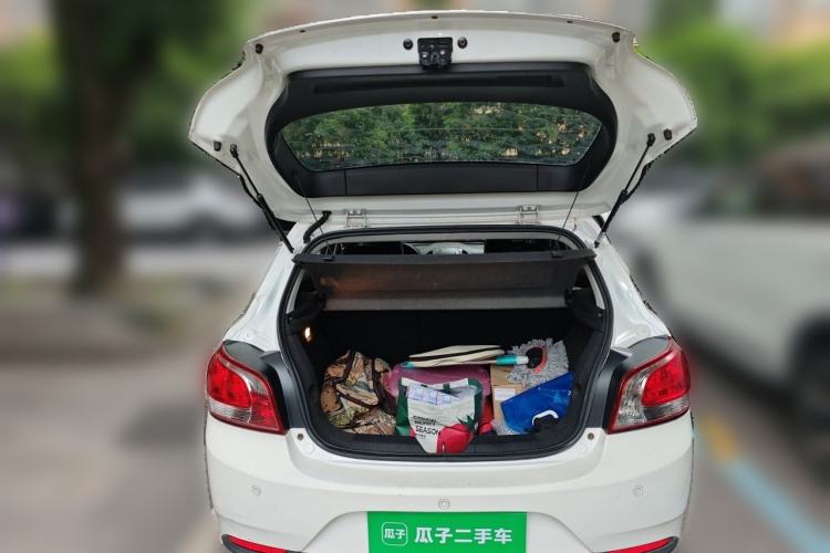 Used Baojun 610 2014 CROSS 1.5L Automatic Luxury Model Trunk