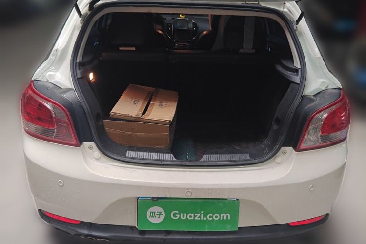 Used Baojun 610 2014 CROSS 1.5L Manual Comfort Model Trunk