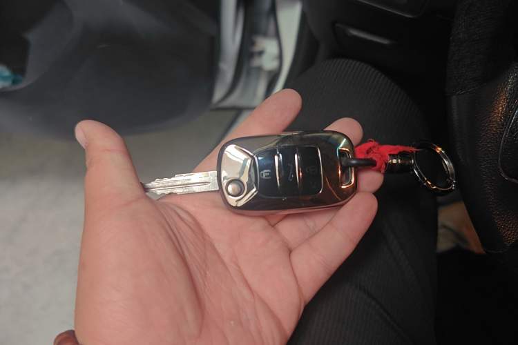Used Baojun 610 2014 CROSS 1.5L Manual Comfort Model Vehicle Key