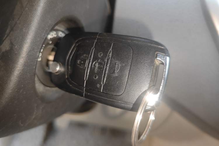 Used Baojun 610 2014 1.5L manual Comfort trim level Vehicle Key