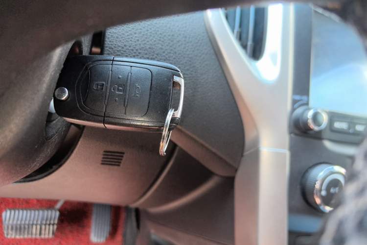 Used Baojun 610 2014 1.5L automatic luxury version Vehicle Key