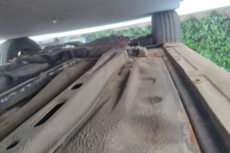 Used Baojun 610 2014 1.5L manual standard version Chassis Front Left