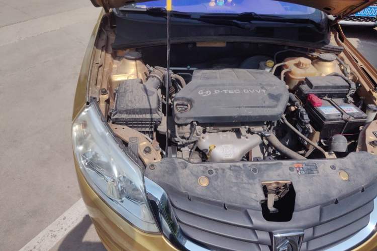 Used Baojun 610 2014 1.5L manual standard version Engine Bay Right