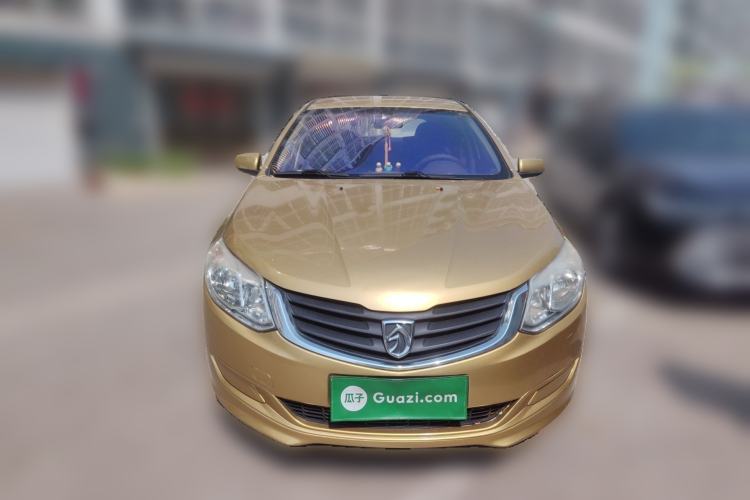 Used Baojun 610 2014 1.5L manual standard version Front