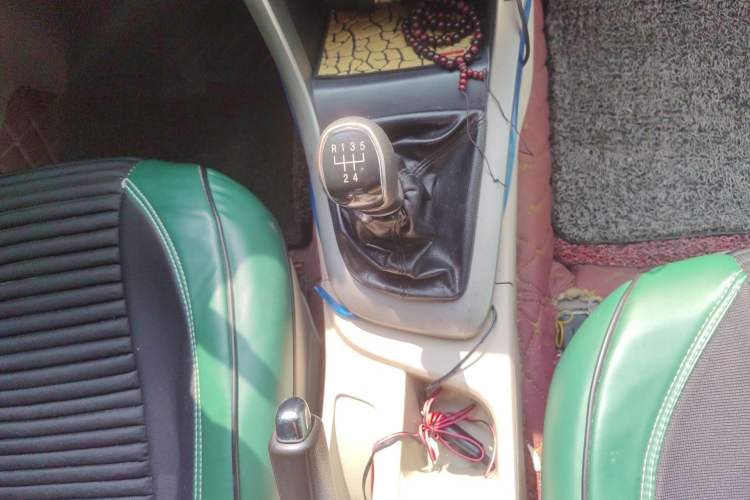 Used Baojun 610 2014 1.5L manual standard version Gear Lever